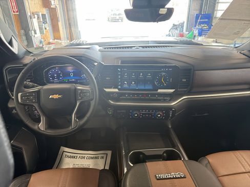 Used 2024 Chevrolet Silverado 2500 High Country w/ High Country Premium Package AWD/4WD image 35
