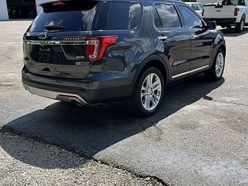 Used 2017 Ford Explorer Limited w/ Equipment Group 301A AWD/4WD image 7
