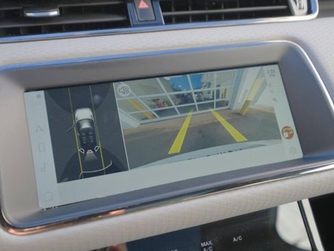 Certified 2023 Land Rover Range Rover Evoque R-Dynamic S image 24