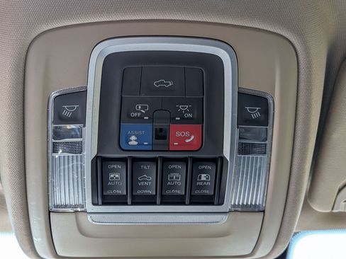 Used 2021 RAM 1500 Laramie AWD/4WD image 15