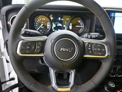 Used 2024 Jeep Wrangler Unlimited Sahara w/ Safety Group image 18