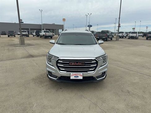 Used 2022 GMC Terrain SLT FWD image 3