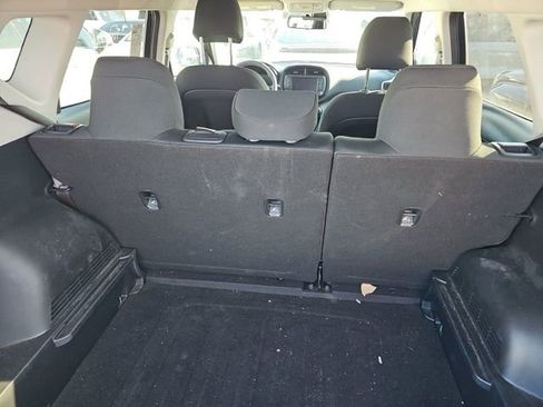 Used 2025 Kia Soul LX w/ LX Technology Package FWD image 17