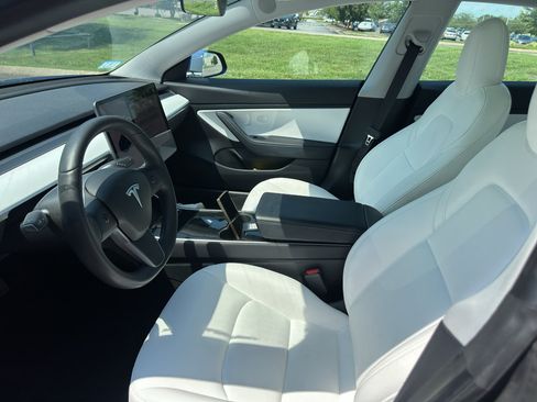 Used 2019 Tesla Model 3 AWD/4WD image 17