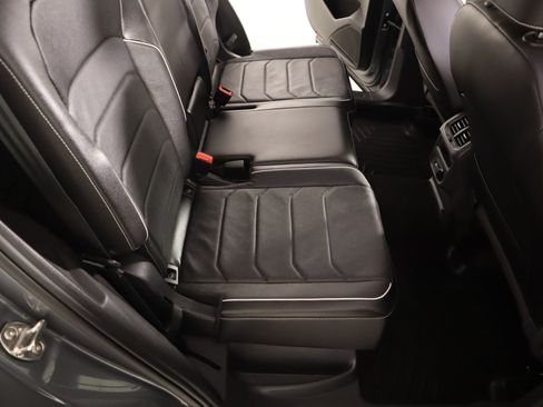 Used 2024 Volkswagen Tiguan SEL R-Line image 14