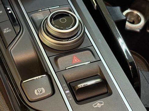 Used 2018 Maserati Levante 3.0L image 15