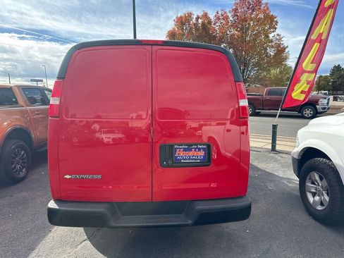 Used 2019 Chevrolet Express 2500 w/ Driver Convenience Package image 10