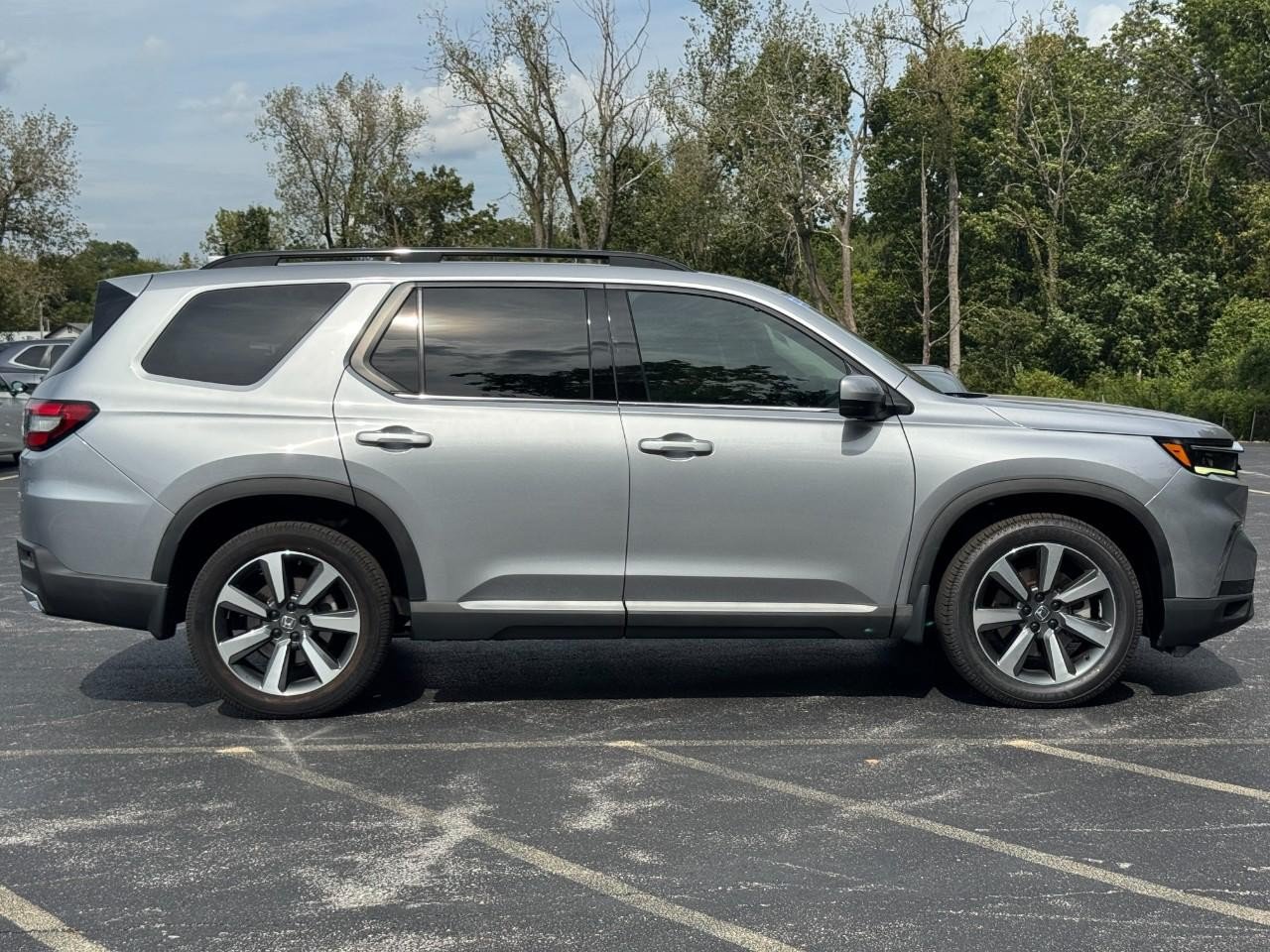 Certified 2023 Honda Pilot Elite image 3