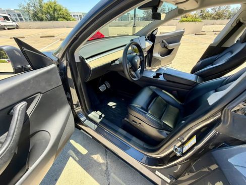 Used 2022 Tesla Model Y Performance AWD/4WD image 33