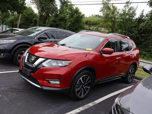 Used 2017 Nissan Rogue SL w/ SL Premium Package AWD/4WD image 4