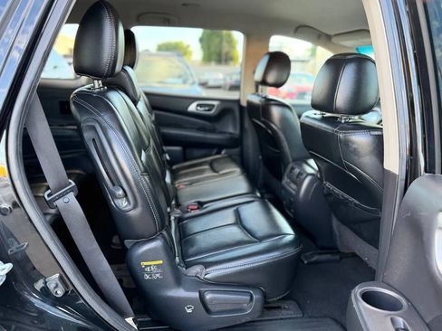 Used 2017 Nissan Pathfinder SL image 28