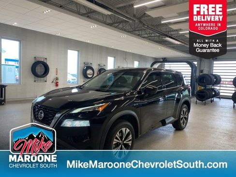 Used 2021 Nissan Rogue SV image 1