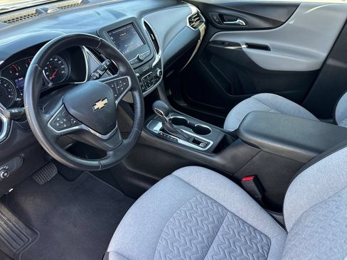Used 2022 Chevrolet Equinox LT w/ Driver Convenience Package FWD image 11