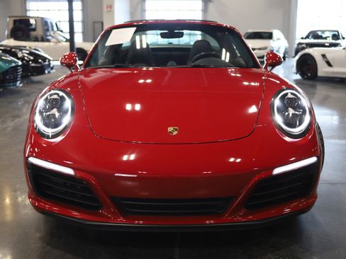 Used 2019 Porsche 911 Targa 4S AWD/4WD image 2