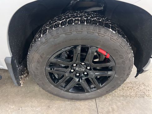 Certified 2022 Chevrolet Silverado 1500 RST w/ Redline Edition image 18