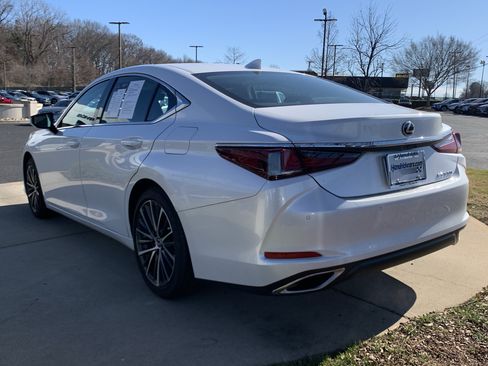 Certified 2025 Lexus ES 350 w/ Premium Package image 8