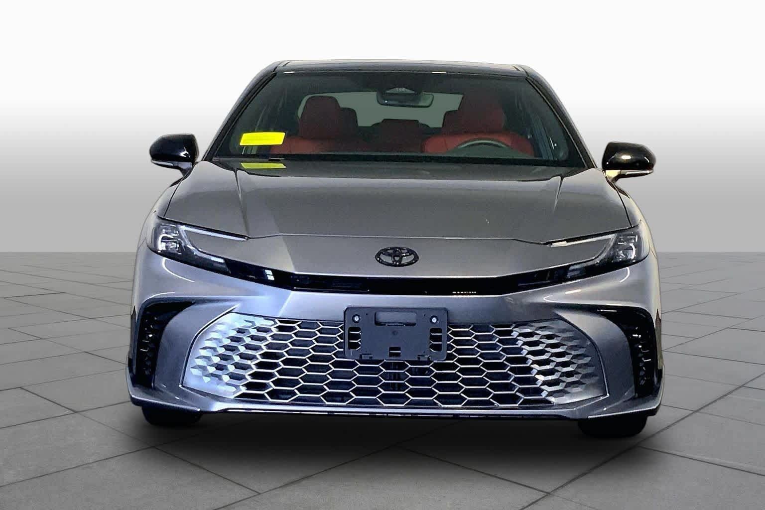 Used 2026 Toyota Camry XSE w/ Premium Package AWD/4WD image 4