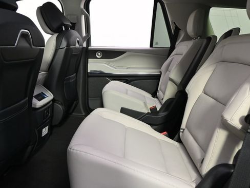 New 2026 Lincoln Navigator Reserve image 22