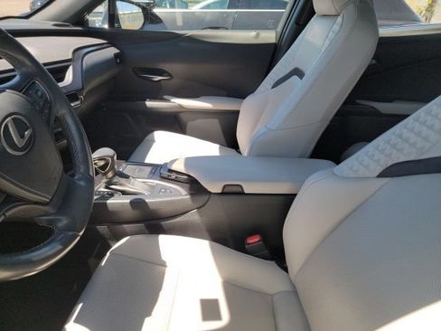Used 2022 Lexus UX 250h w/ Premium Package AWD/4WD image 5
