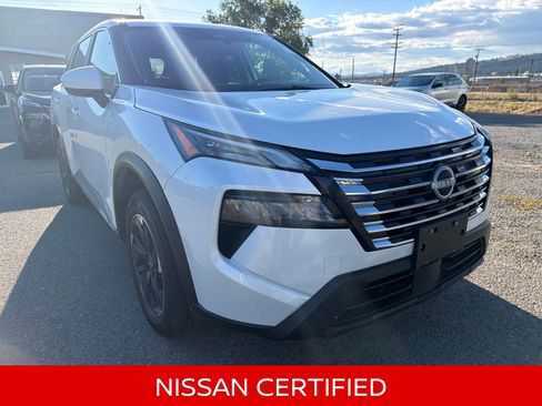 Certified 2025 Nissan Rogue SV AWD/4WD image 5