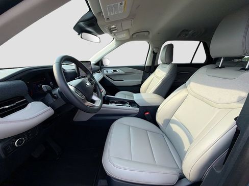 Used 2026 Ford Explorer Active w/ Active Comfort Package AWD/4WD image 23