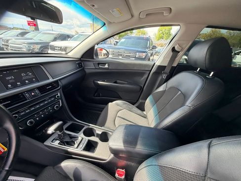 Used 2018 Kia Optima S FWD image 12