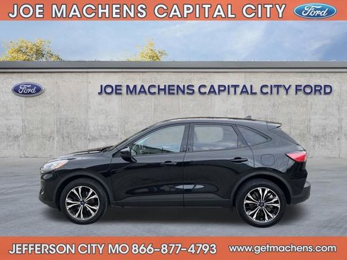 Certified 2022 Ford Escape SE w/ SE Sport Appearance Package image 4