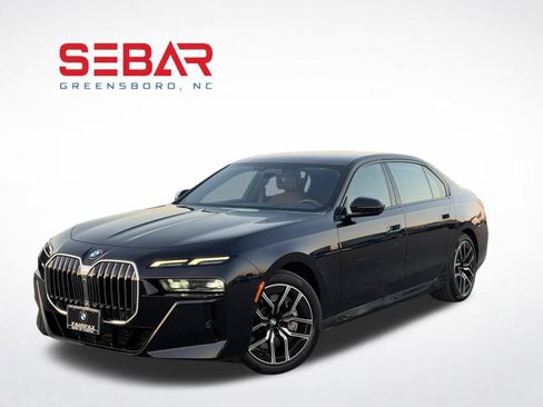 Used 2023 BMW 760i xDrive w/ Luxury Rear Seating Package AWD/4WD image 3