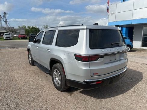 Used 2024 Jeep Wagoneer 2WD w/ Convenience Group I image 8