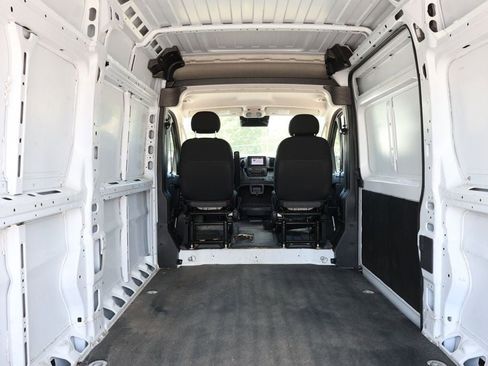 Used 2025 RAM ProMaster 2500 w/ Convenience Group FWD image 19