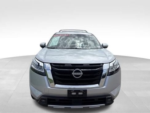 Used 2023 Nissan Pathfinder Platinum w/ Cargo Package AWD/4WD image 4