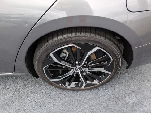 Used 2025 Nissan Altima 2.5 SR FWD image 9