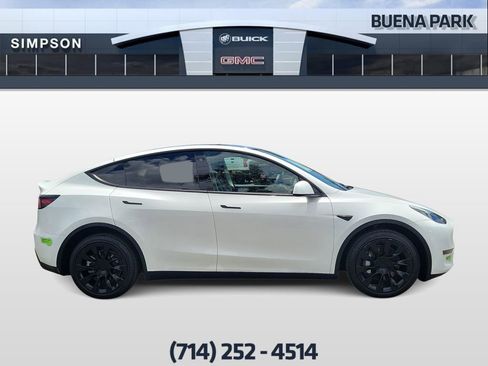 Used 2023 Tesla Model Y Long Range AWD/4WD image 9