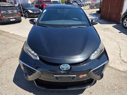Used 2018 Toyota Mirai FWD image 6