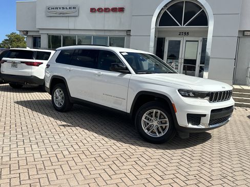 New 2026 Jeep Grand Cherokee L Laredo RWD image 2