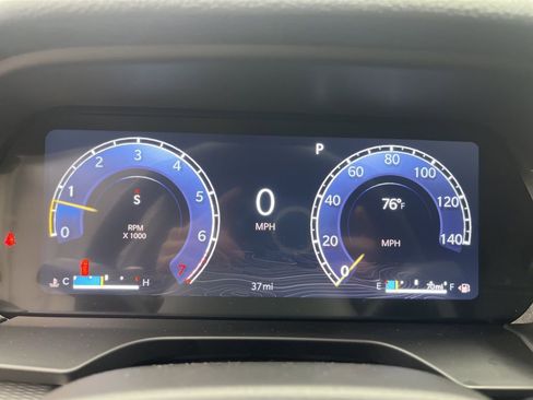 New 2025 Jeep Grand Cherokee Altitude image 12