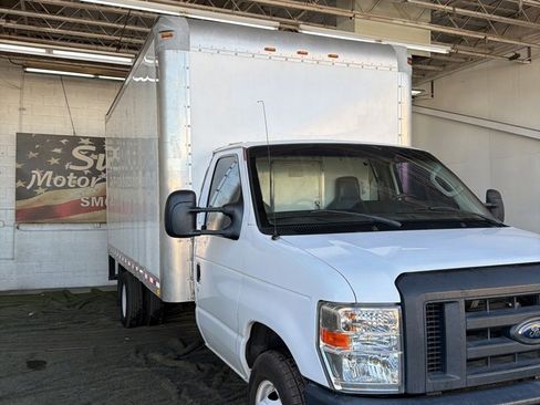 Used 2019 Ford E-350 and Econoline 350 Super Duty image 2