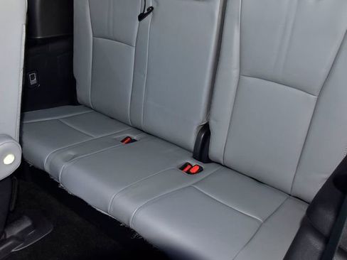 Used 2023 Toyota Highlander Bronze Edition image 17