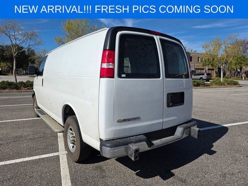 Used 2024 Chevrolet Express 2500 w/ Driver Convenience Package image 6