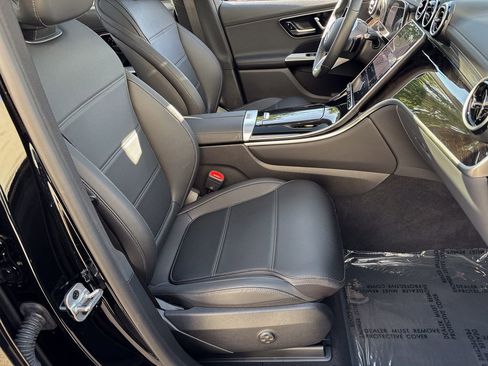 Used 2024 Mercedes-Benz GLC 300 4MATIC image 30