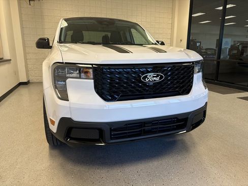 New 2025 Ford Maverick XLT w/ XLT Luxury Package image 9