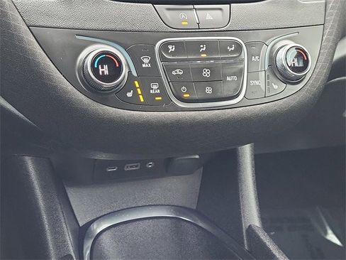 Used 2024 Chevrolet Malibu LT image 17