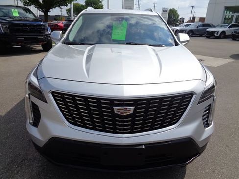 Used 2021 Cadillac XT4 Luxury w/ Cold Weather Package FWD image 2