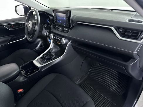 Used 2022 Toyota RAV4 LE AWD/4WD image 30