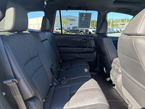 Used 2025 Honda Passport TrailSport image 29