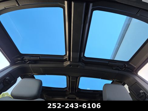 Used 2025 GMC Hummer EV 3X AWD/4WD image 12