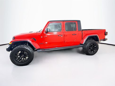 Used 2024 Jeep Gladiator Sport image 4