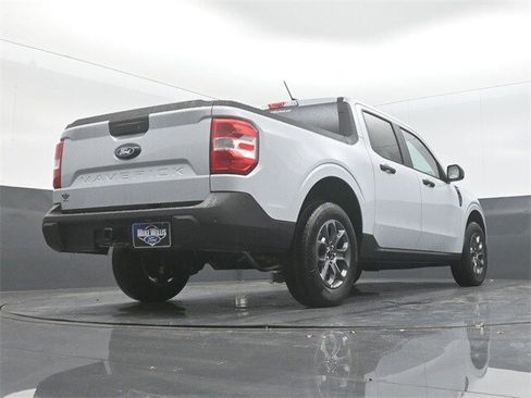 New 2025 Ford Maverick XLT image 47