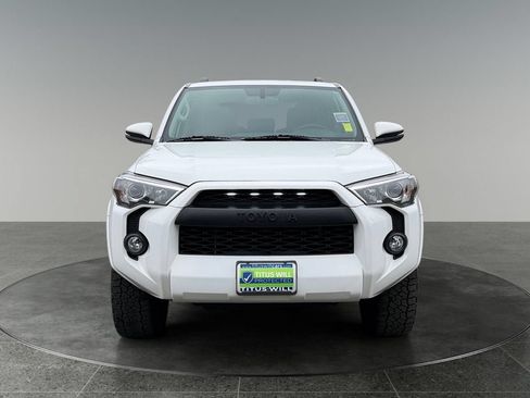 Used 2019 Toyota 4Runner SR5 Premium AWD/4WD image 2