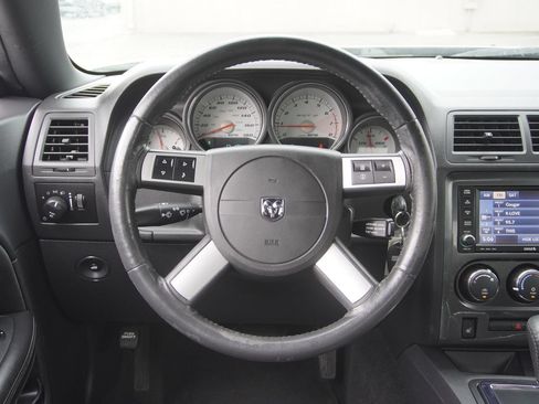 Used 2009 Dodge Challenger SRT8 RWD image 13
